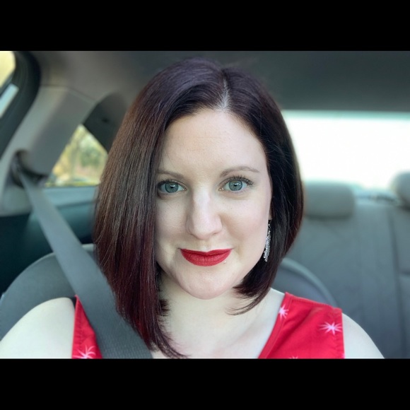 Meet your Posher, Lynn - Picture 2 of 2